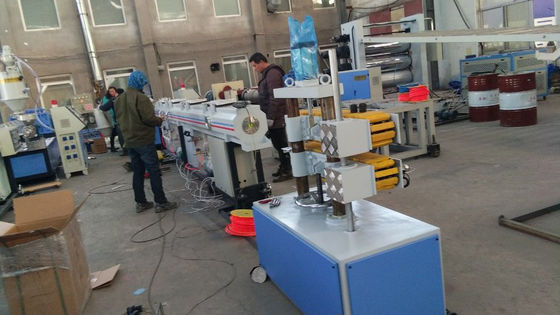 Un bon prix. Ligne d'extrusion de tuyaux en plastique à inverseur Delta avec sortie de puissance personnalisée en ligne