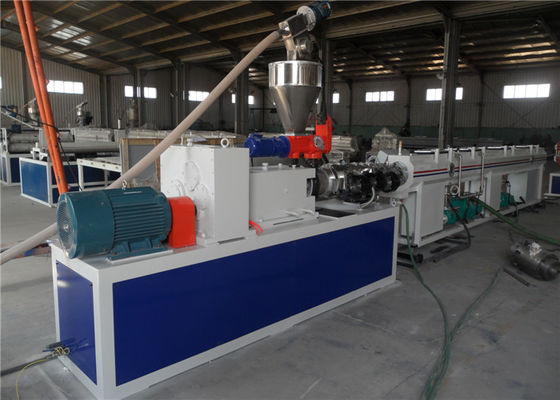 Chaîne de production en plastique de tuyau de PVC machine de plastique d'extrudeuse de tuyau de PVC de série de GF