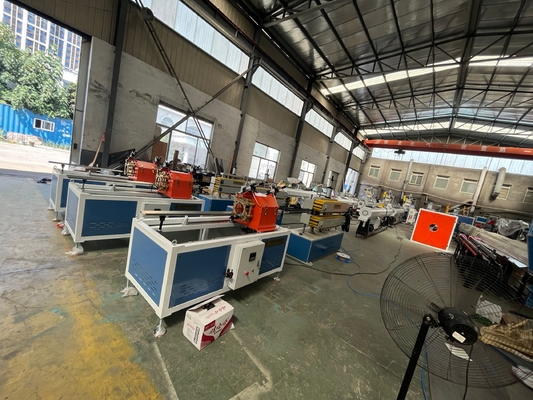 ligne en plastique d'extrusion de tuyau de PE simple de la vis 150kg/H