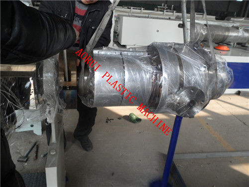 Un bon prix. la boudineuse à vis 50HZ jumelle rapide/a avancé la ligne en plastique d'extrusion de tuyau en ligne
