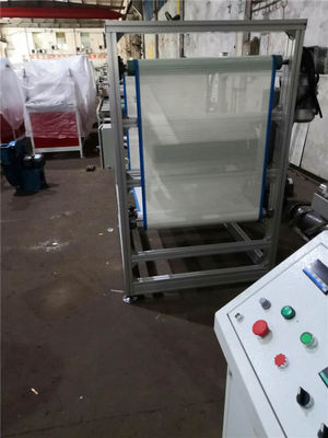 Un bon prix. Extrudeuse de fabrication non tissée de la machine 600mm pp Meltblown à échelle réduite pour le masque protecteur en ligne