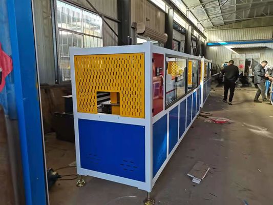 Un bon prix. Ligne de production de profilés en PVC, machine d'extrusion de profilés en UPVC WPC pour fenêtres et portes, extrudeuse en PVC en ligne