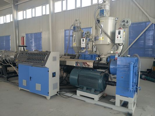 Un bon prix. Boudineuse à vis simple de tuyau complètement automatique de PE 85kg/H en ligne