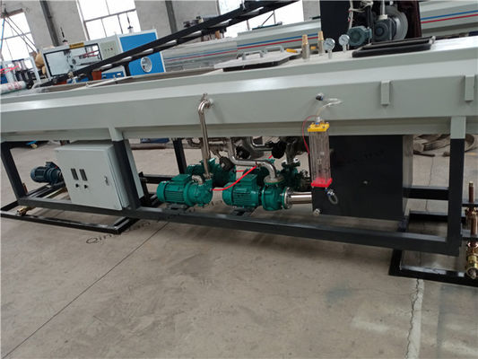 Un bon prix. Ligne en plastique intelligente 90kw d'extrusion de tuyau de PLC 300kg/H en ligne