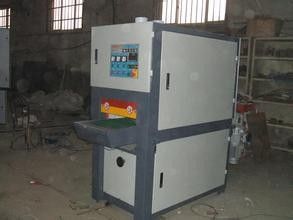 Un bon prix. Brosseuse de profil/de conseil/plat de WPC, machine de stratification chaude en ligne