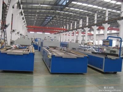 Un bon prix. chaîne de production de conseil de la largeur WPC de 600-1250mm avec la machine de stratification en ligne