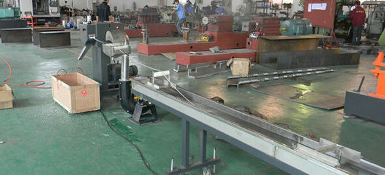 Un bon prix. Machine en plastique de granules de vis jumelle d'ANIMAL FAMILIER, extrudeuse de granulatoire de capacité élevée en ligne