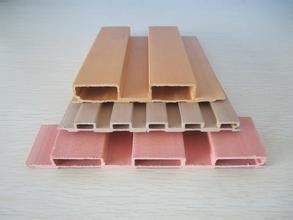 Un bon prix. Ligne d'extrusion de profil du résistant à l'eau WPC avec la boudineuse à vis jumelle en ligne