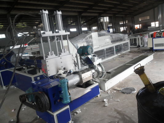 Un bon prix. Pp/PE ont réutilisé la machine en plastique d'extrusion de granule de raphia en ligne