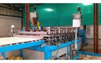 Un bon prix. Ligne en plastique de rebut d'extrusion, équipement d'extrusion de panneau de mousse de WPC en ligne