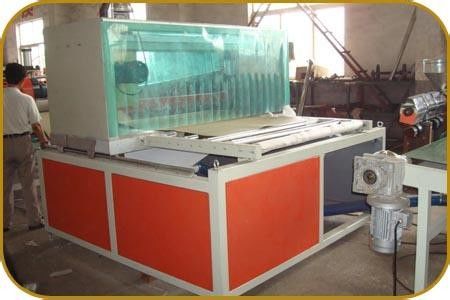 Un bon prix. Machine en plastique d'extrusion de feuille de nourriture réutilisée de pp/PE, extrudeuse de plastique de feuille de paquet en ligne