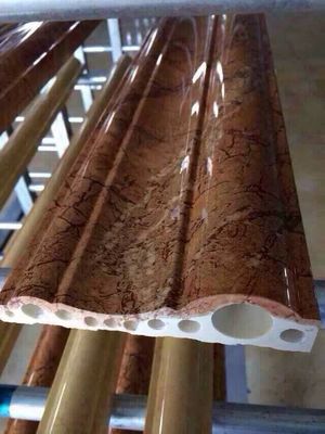 Un bon prix. Ligne en plastique d'extrusion de profil de marbre décoratif de PVC WPC, machine de marbre de profil en ligne