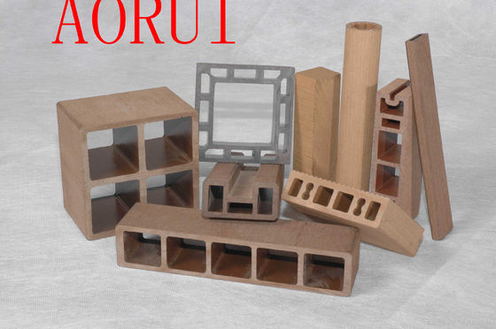 Un bon prix. Ligne en plastique d'extrusion de profil de panneau de plancher de WPC en ligne