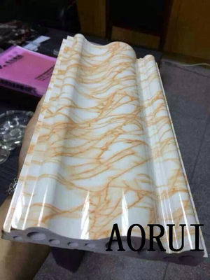 Un bon prix. Chaîne de production en plastique en bois imperméable pierre de profil de marbre en ligne
